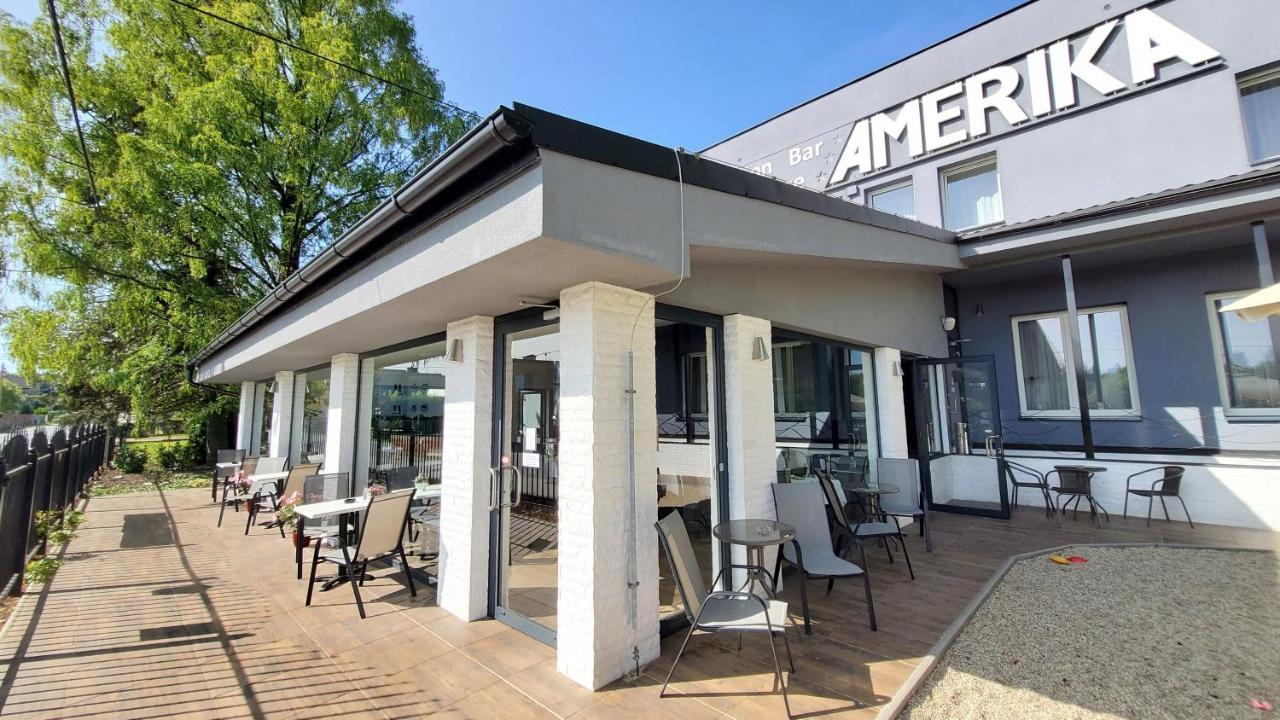 Restaurace A Hotel Amerika Havirov Exterior photo